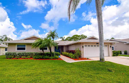 6730 Burning Tree Dr Largo, FL 33777