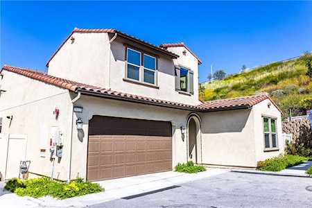 20521 Martingale Place Saugus, CA 91350