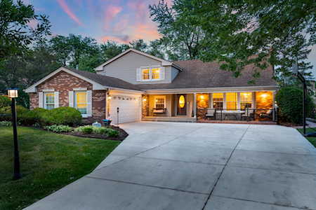 1616 Apache Dr Naperville, IL 60563