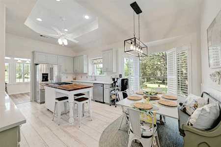 691 Broken Lance DR Dripping Springs, TX 78620