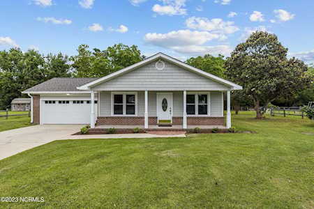 1904 Paulette Road Morehead City, NC 28557
