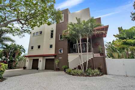 10206 4th St E Treasure Island, FL 33706