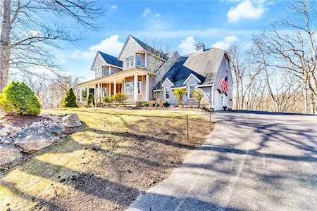 34 Sea View Dr Charlestown, RI 02813