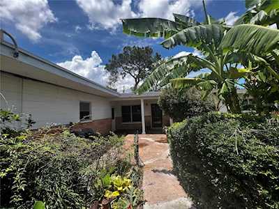 8401 Jacaranda Ave Seminole, FL 33777