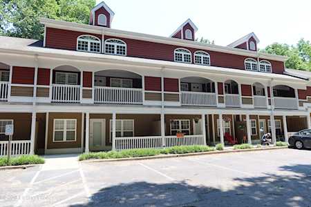 225 Crescent Hill Pl #202 Louisville, KY 40206