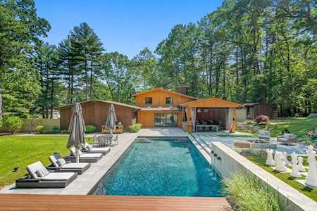 47 Country Corners Road Wayland, MA 01778