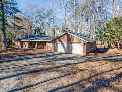 130 Twin Lake Circle Newport News, VA 23608