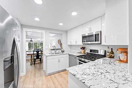 23516 Coso Mission Viejo, CA 92692