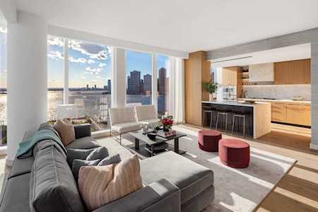 50 Bridge Park Dr #9A Brooklyn, NY 11201