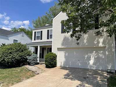 614 Cascade Lake Dr Ballwin, MO 63021
