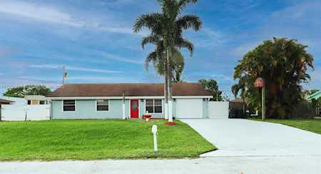 9219 Bracelet Dr Lake Worth, FL 33467