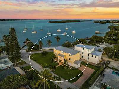 718 Linley St Longboat Key, FL 34228