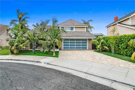 17901 Denvale Circle Huntington Beach, CA 92649