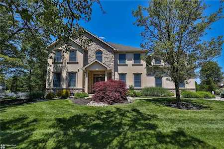 51 Carousel Ln Easton, PA 18045