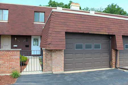 1077 Busse Hwy Park Ridge, IL 60068