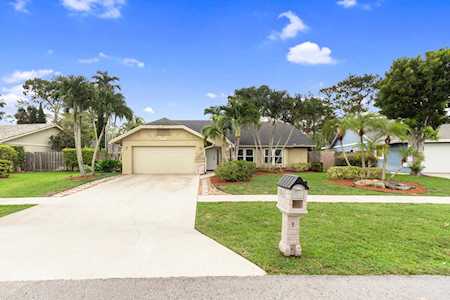 806 Foresteria Avenue Wellington, FL 33414