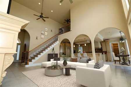 1028 Cove Meadow Court Grand Prairie, TX 75104