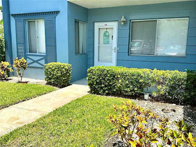 250 126th Ave #101 Treasure Island, FL 33706