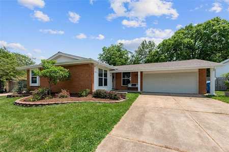 830 Westglen Village Dr Ballwin, MO 63021