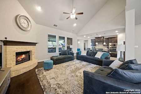 25831 Warbler View San Antonio, TX 78255