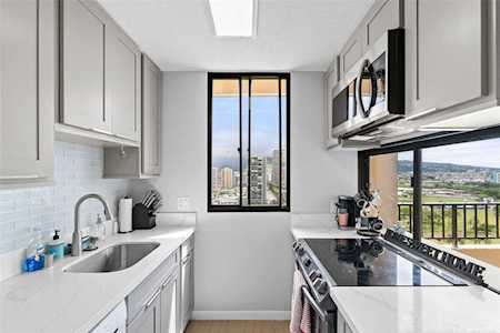 2121 Ala Wai Boulevard #1806 Honolulu, HI 96815