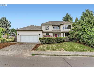 12530 SW Glacier Lily CIR Tigard, OR 97223