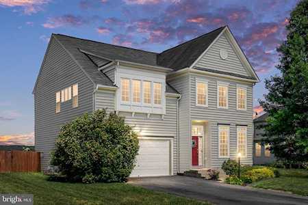 11 Manorwood Dr Fredericksburg, VA 22406