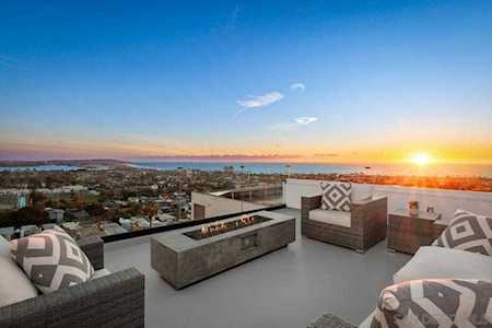 1237 Van Nuys St San Diego, CA 92109