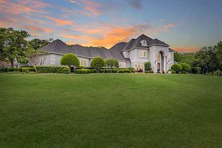 5100 Oak Lane Arlington, TX 76017
