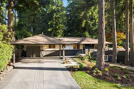 125 SW 202nd St Normandy Park, WA 98166