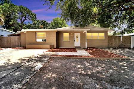 8006 Winston Ln Tampa, FL 33615