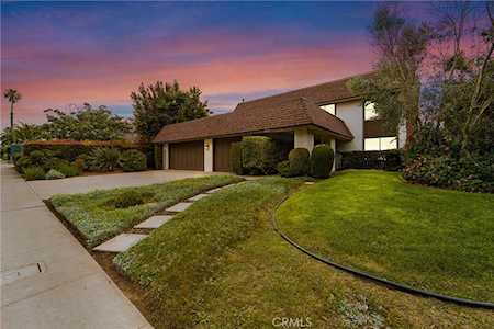 8271 N La Jolla Scenic Dr La Jolla, CA 92037