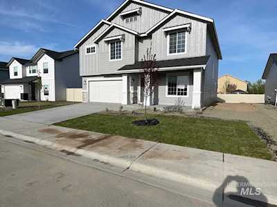 1231 N Bowknot Lake Ave Star, ID 83669