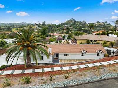 1554 Plantation Way El Cajon, CA 92019