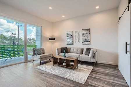 4004 Banister LN #203 Austin, TX 78704
