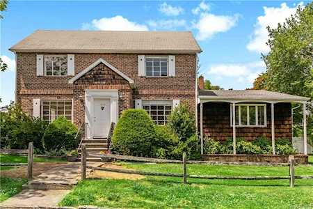 1210 Stoneybrook Avenue Mamaroneck, NY 10543