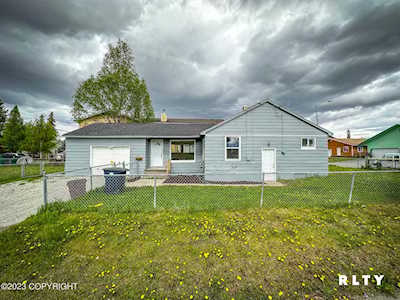 4121 Peterkin Ave Anchorage, AK 99508