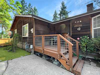 30646 28th Ave S Federal Way, WA 98003