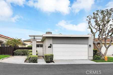 8321 Padrino Circle Huntington Beach, CA 92646
