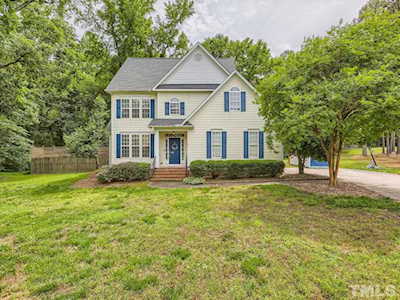 5804 Enchanted Creek Circle Knightdale, NC 27545