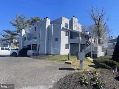 1802 Waldon Ct Sicklerville, NJ 08081