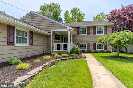 1104 Greenbriar Rd Cherry Hill, NJ 08034