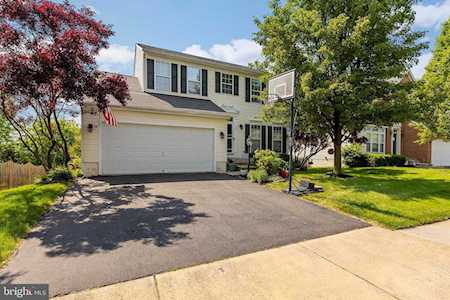 11 Potterfield Dr Lovettsville, VA 20180