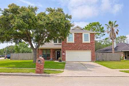 903 Bacliff Dr Bacliff, TX 77518