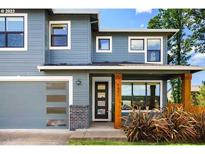 4647 SE Rosewood ST Hillsboro, OR 97123