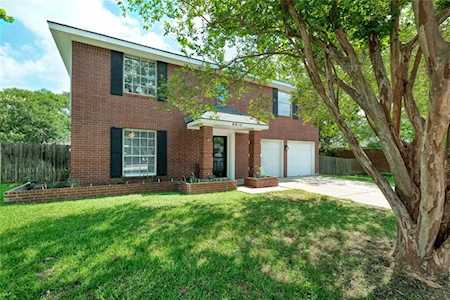 6610 Bramber LN Austin, TX 78754