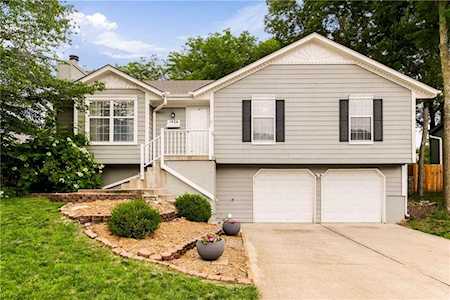 1426 NE Tawny Dr Lee's Summit, MO 64086