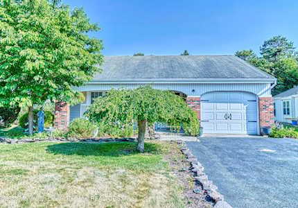 42 Flintshire Terrace Manchester, NJ 08759