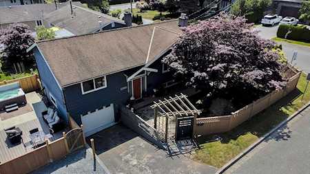 13950 Blackburn Avenue White Rock, BC V4B 2Z5