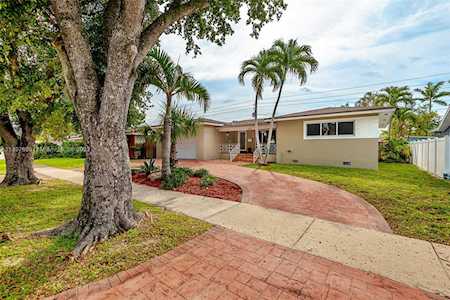 307 N Rainbow Drive Hollywood, FL 33021